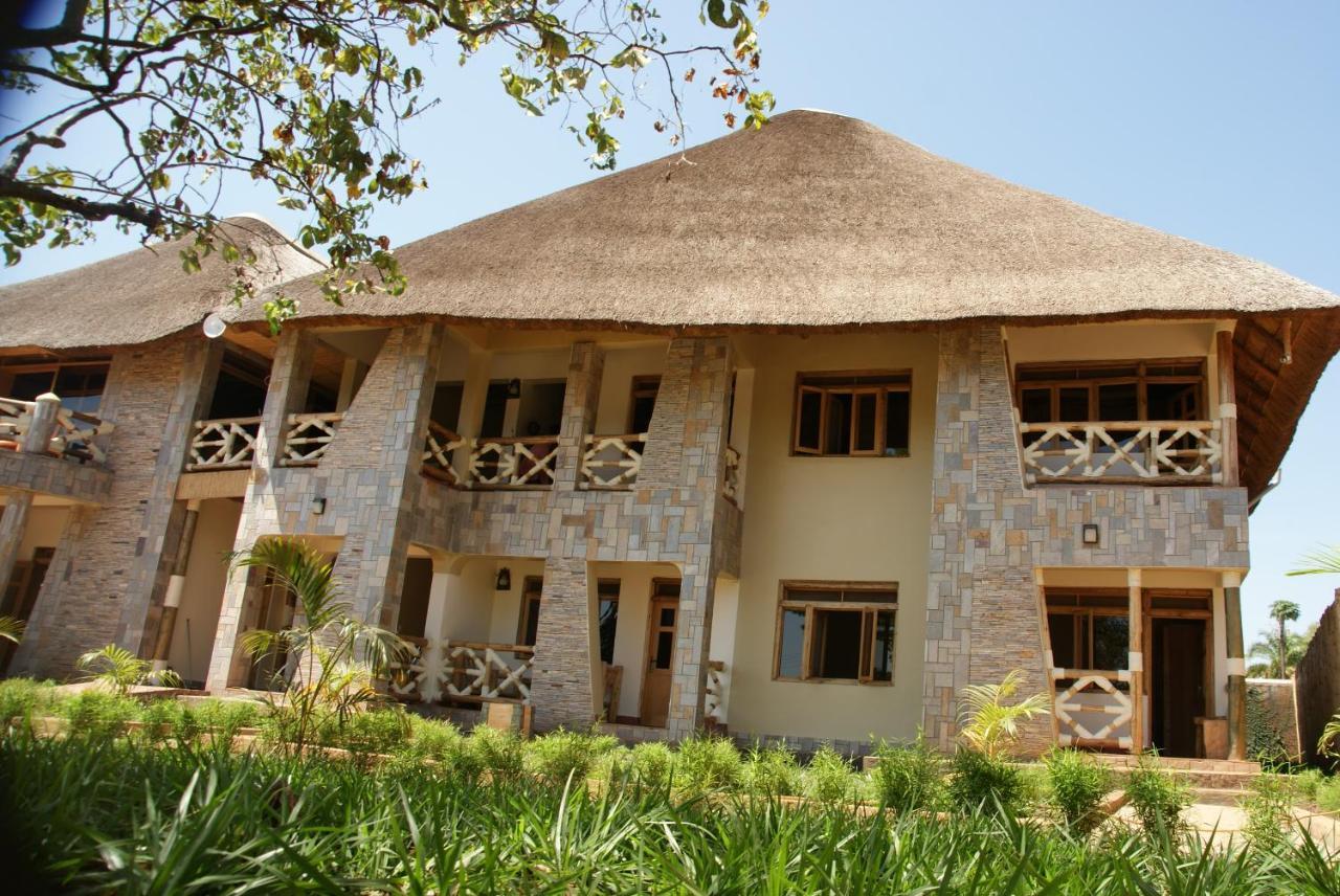 Baker'S Fort Hotel Gulu Extérieur photo