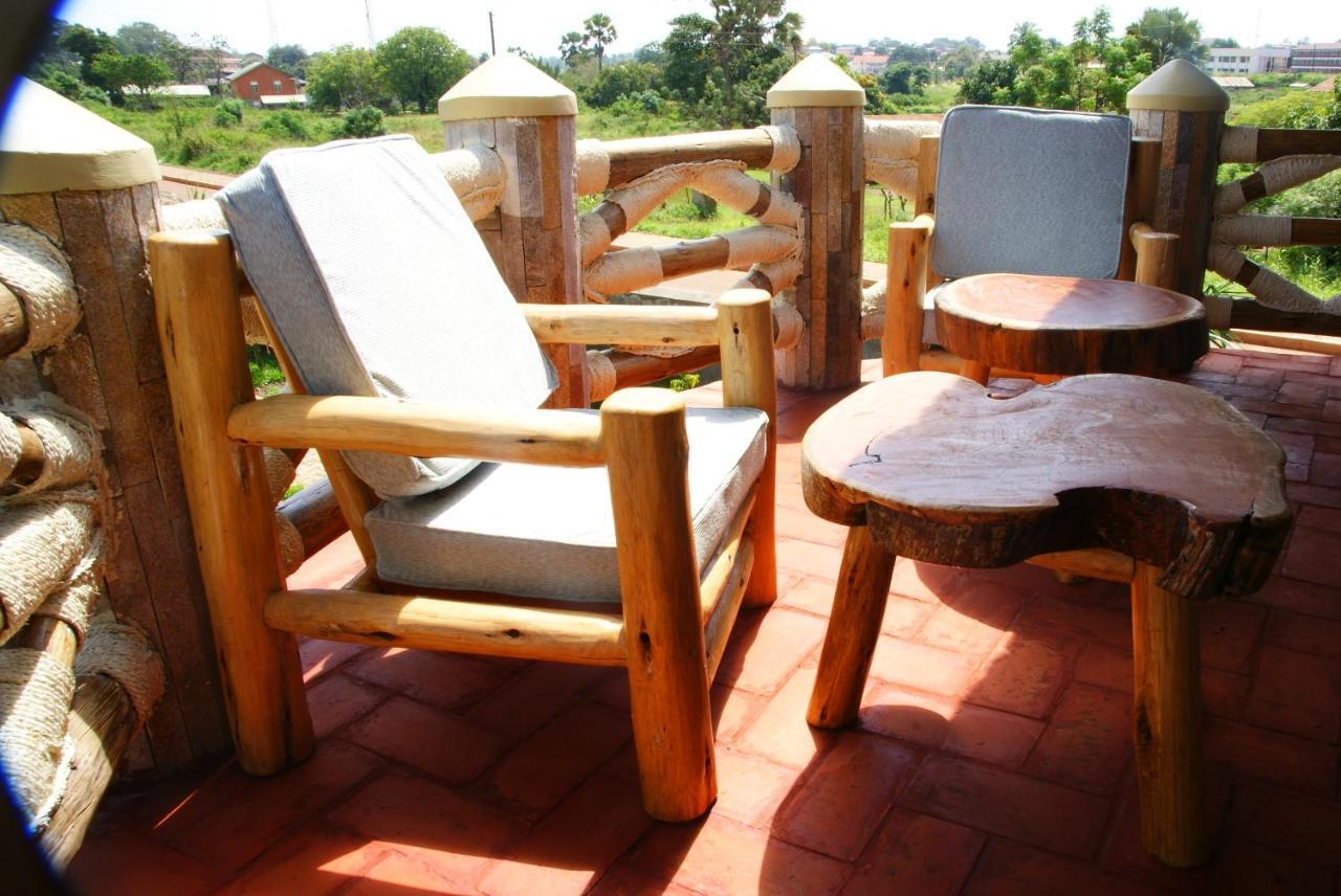 Baker'S Fort Hotel Gulu Extérieur photo
