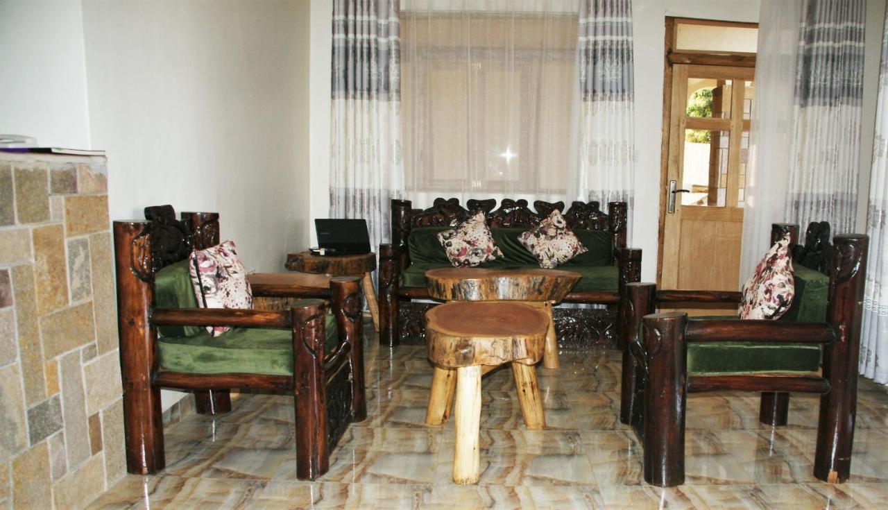 Baker'S Fort Hotel Gulu Extérieur photo