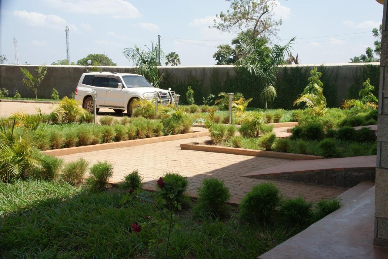 Baker'S Fort Hotel Gulu Extérieur photo